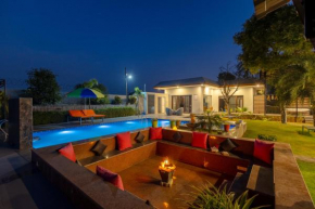 The Leisure Villa - Poolside Living with Gazebos